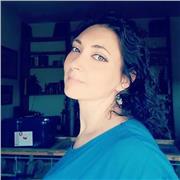 Laureata in Belle Arti, ma con studi approfonditi in varie materie